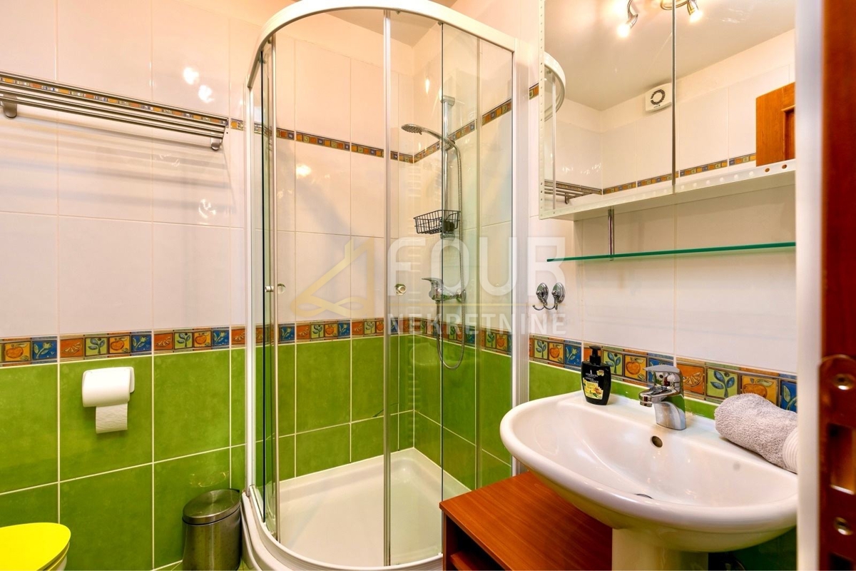 Opatija, 47,72m2, 1 spalnica + dnevna soba, balkon, panoramski pogled