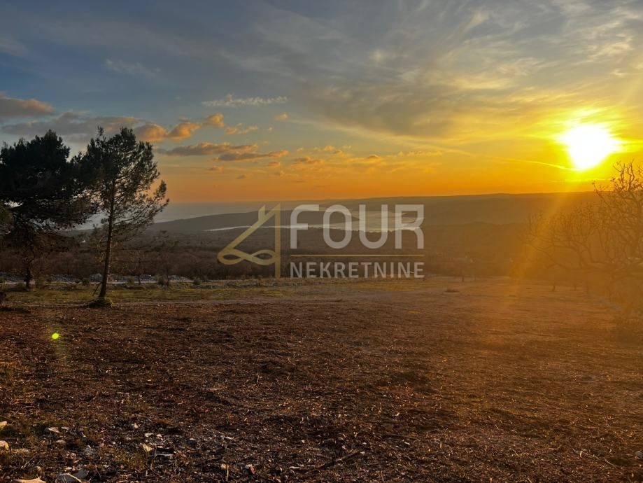 Zemljišče Labin, 720m2