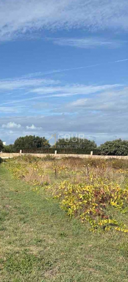 Zemljišče Sukošan, 1.053m2