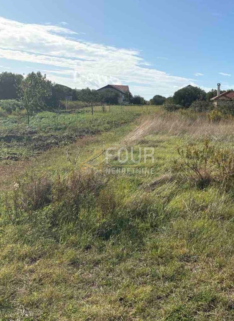 Zemljišče Sukošan, 1.053m2