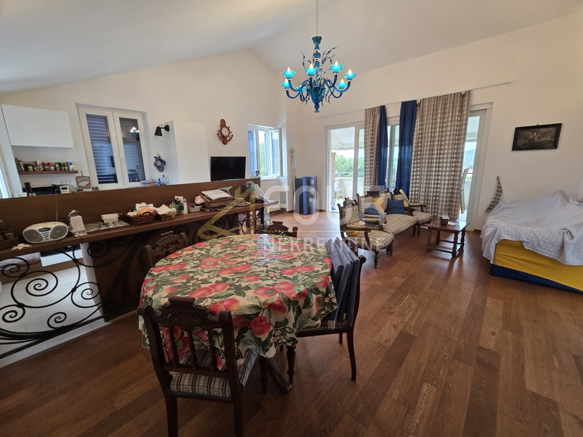 Stanovanje Cres, 120,98m2