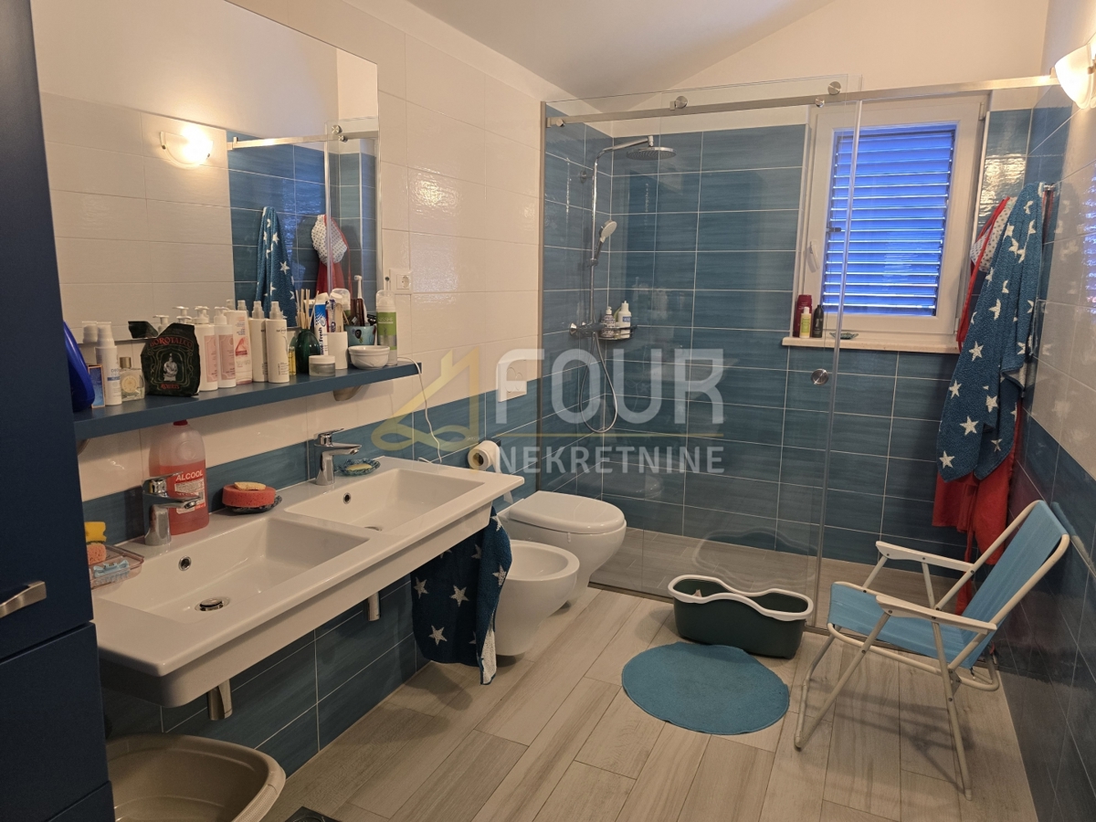 Stanovanje Cres, 120,98m2