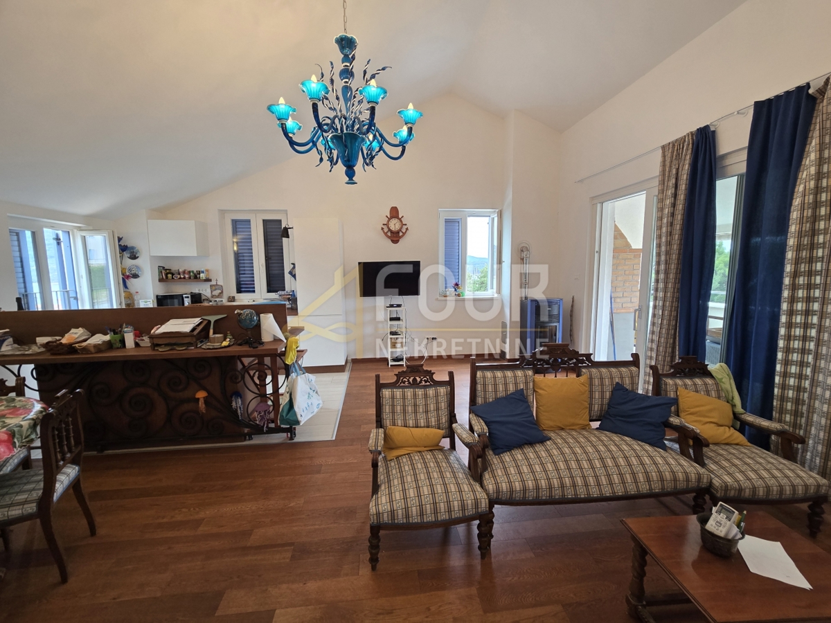 Stanovanje Cres, 120,98m2