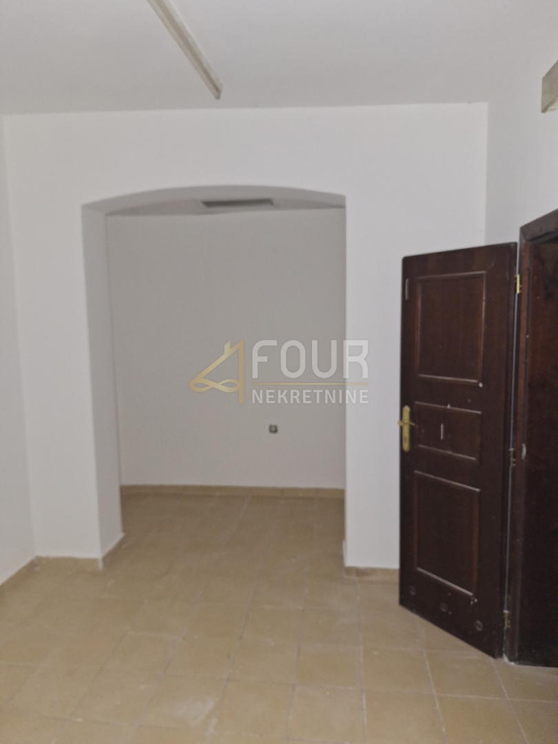 Poslovni prostor Brajda, Rijeka, 566,45m2