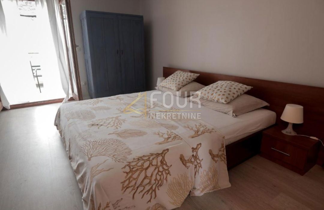 Hiša Njivice, Omišalj, 360m2