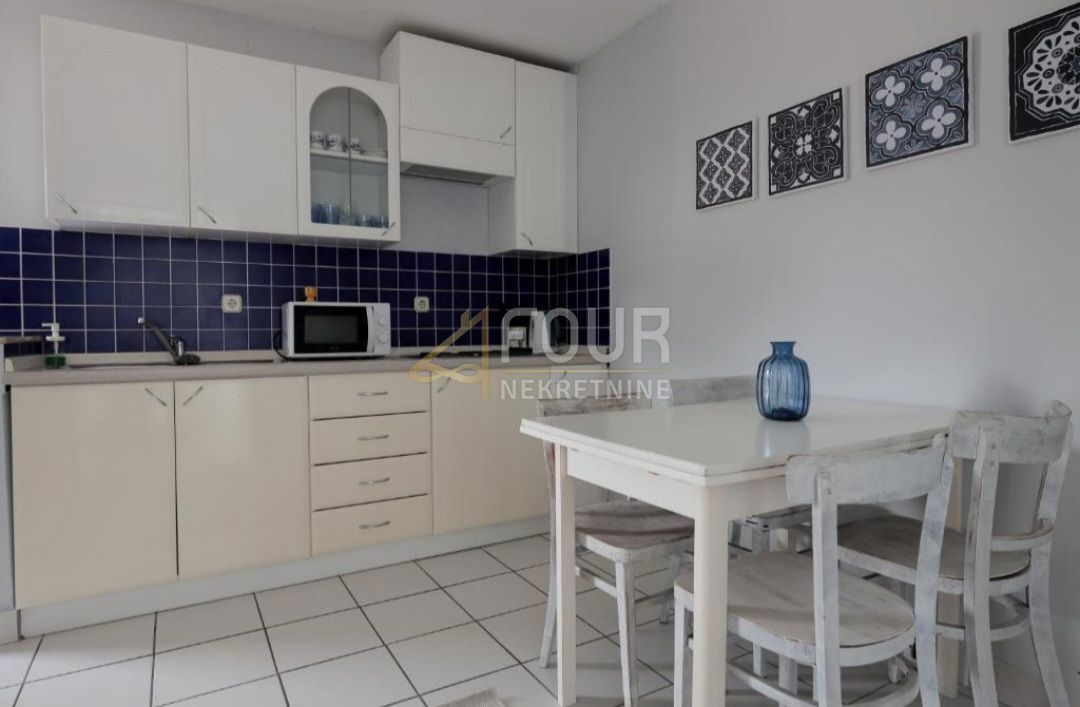 Hiša Njivice, Omišalj, 360m2