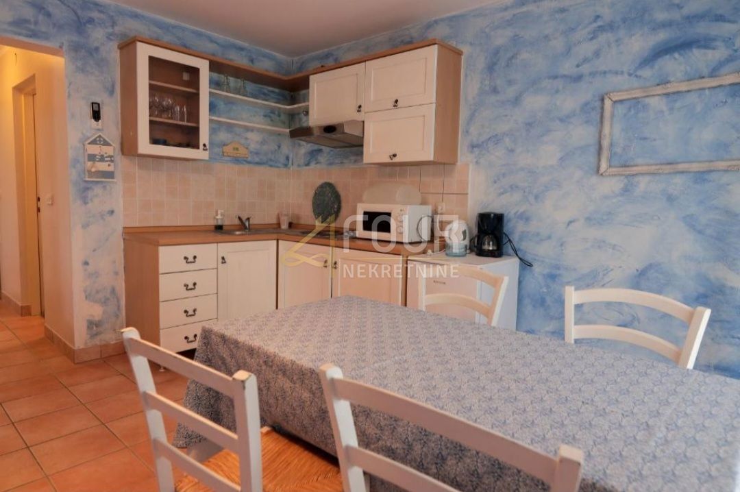 Hiša Njivice, Omišalj, 360m2