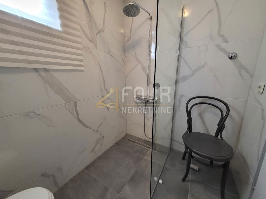 Hiša Njivice, Omišalj, 360m2