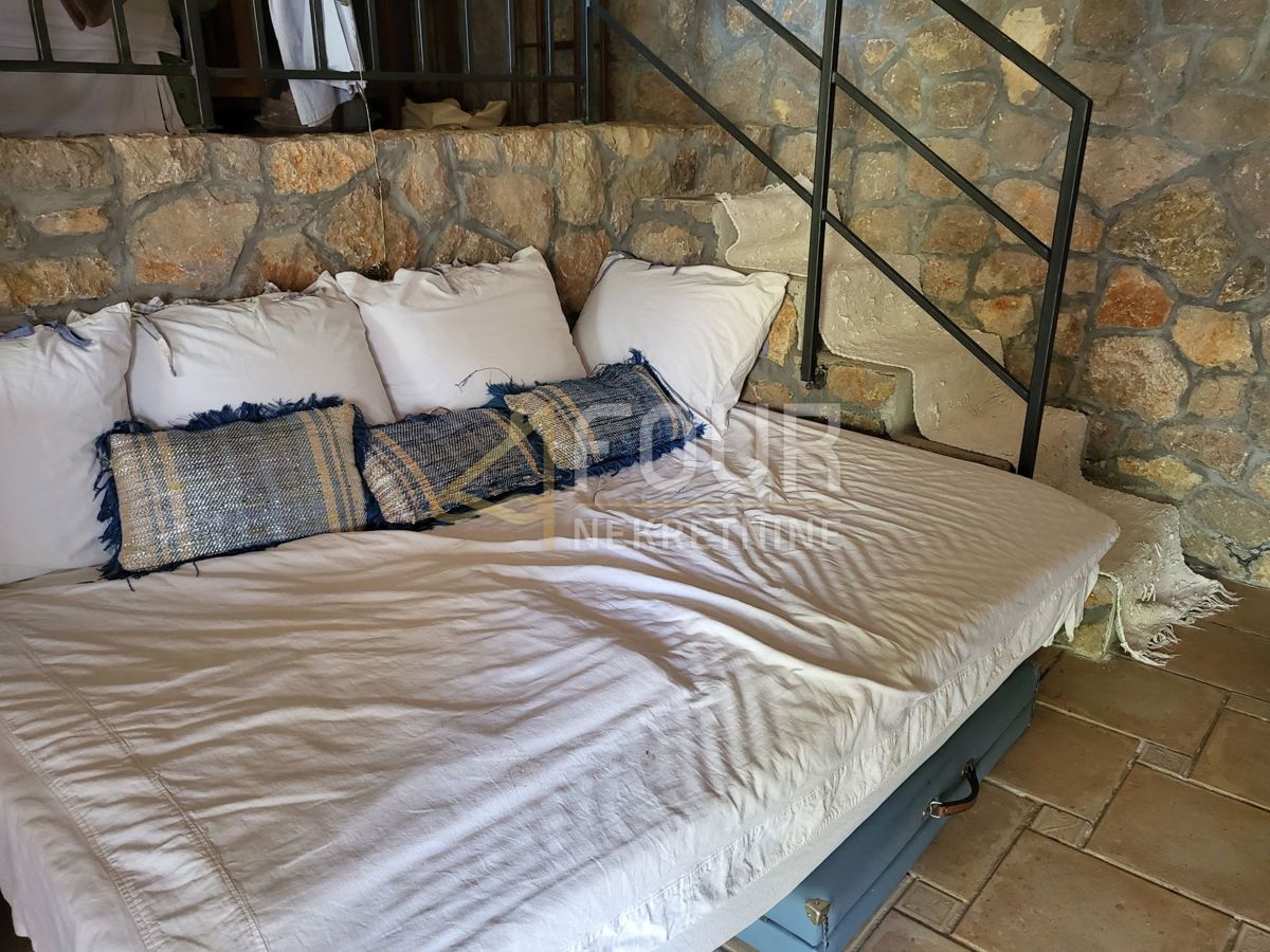 Hiša Njivice, Omišalj, 360m2