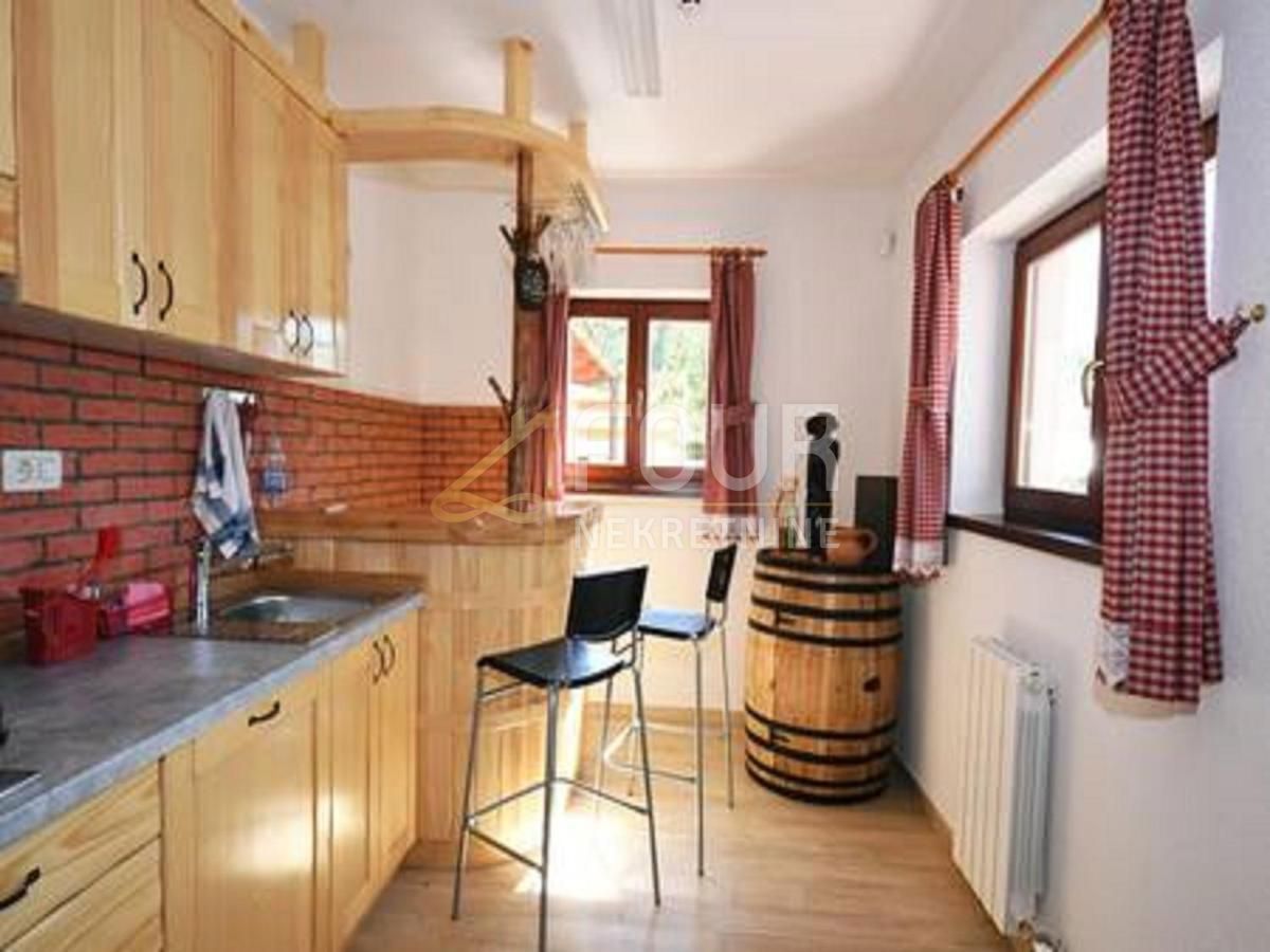 Hiša Begovo Razdolje, Mrkopalj, 300m2