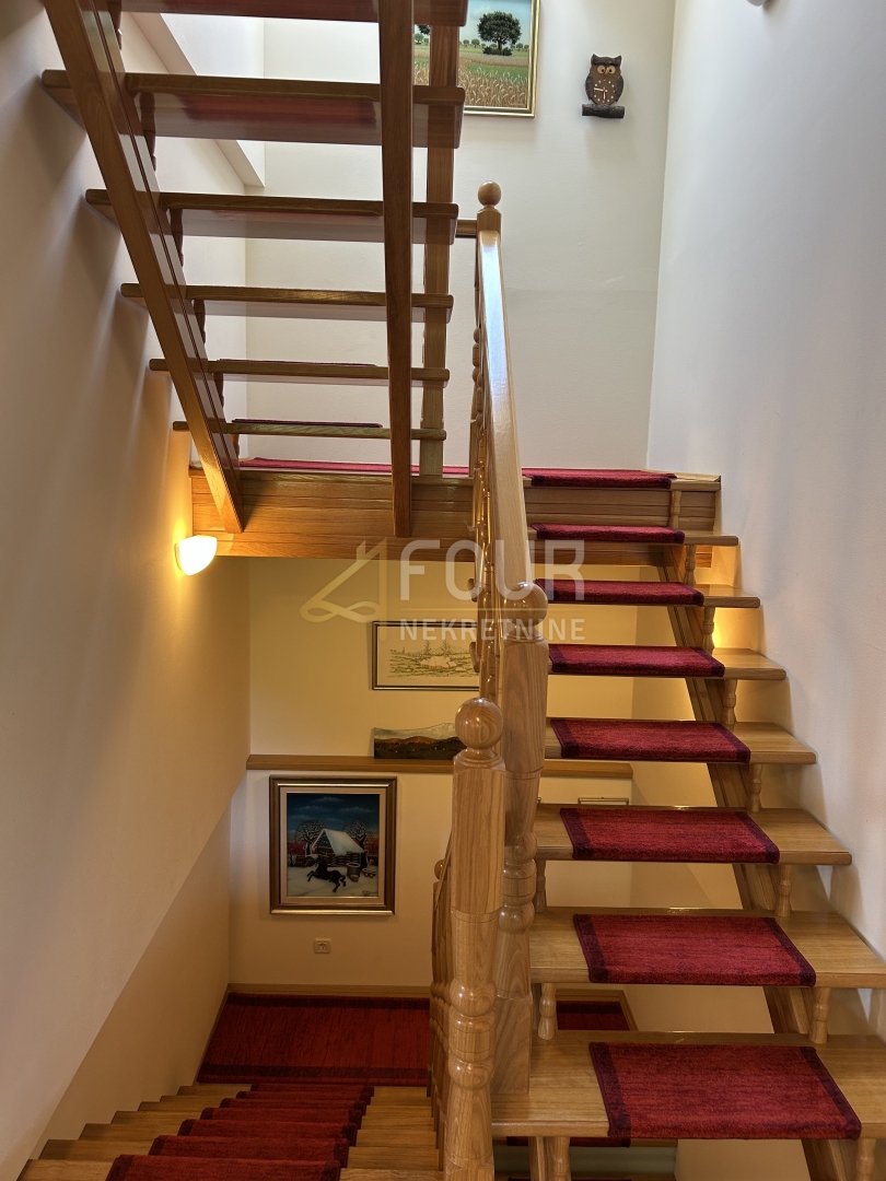 Hiša Begovo Razdolje, Mrkopalj, 300m2