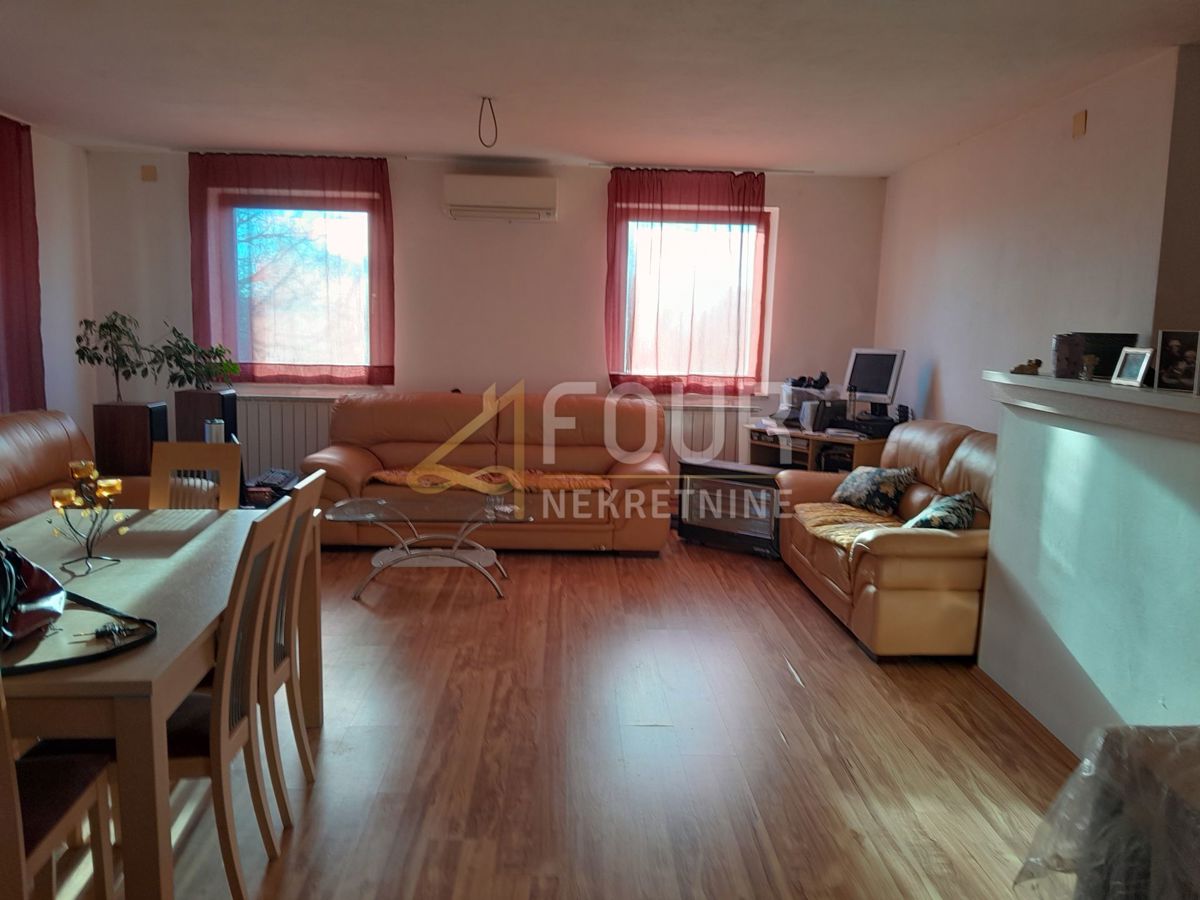 Hiša Umag, 330m2