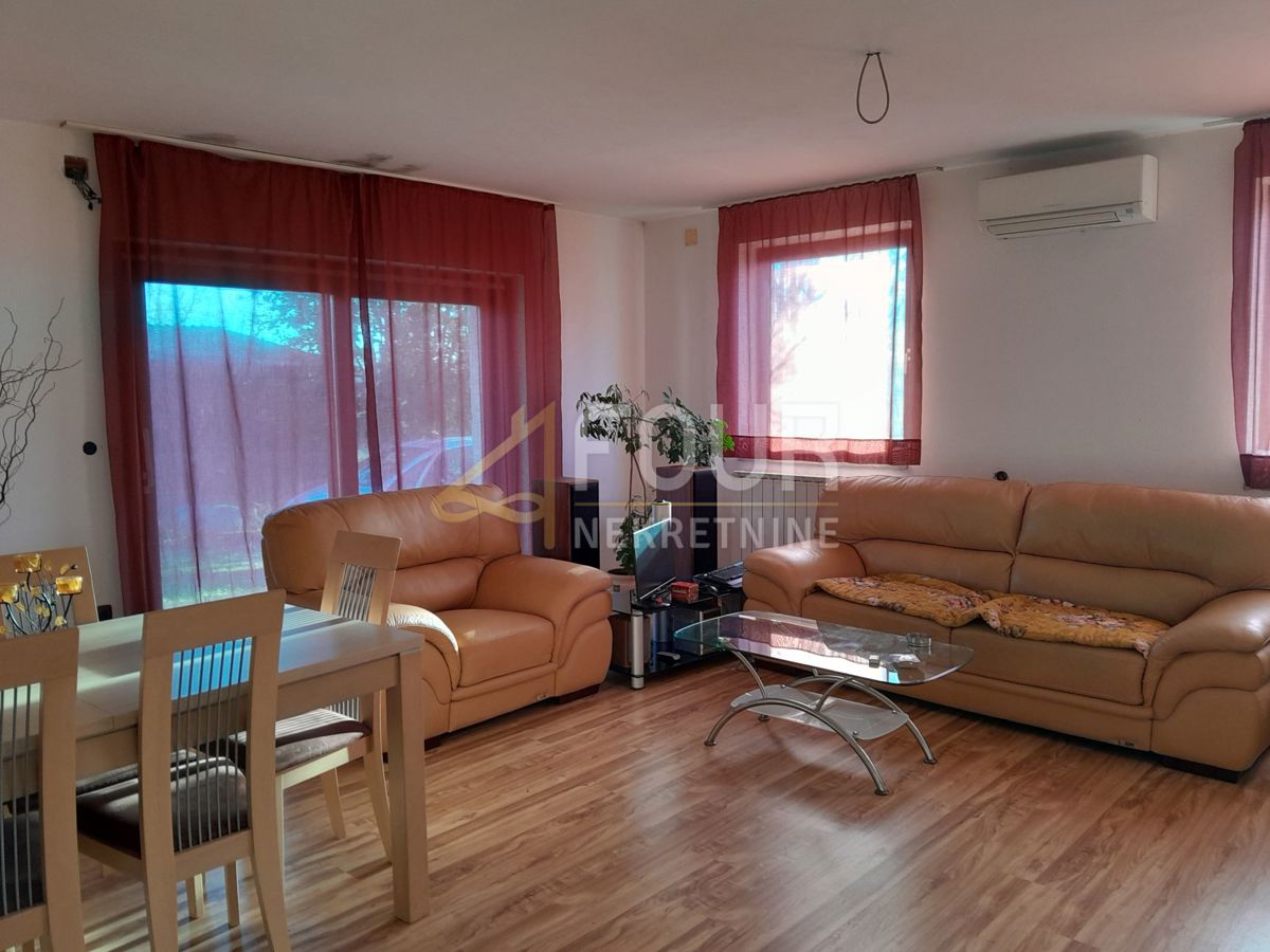 Hiša Umag, 330m2