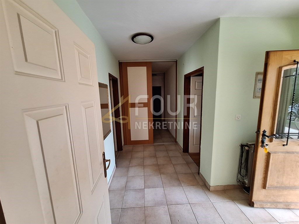 Hiša Umag, 330m2