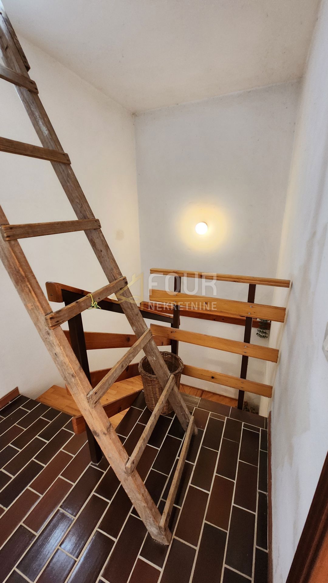 Hiša Grižane-Belgrad, Vinodolska Općina, 260m2