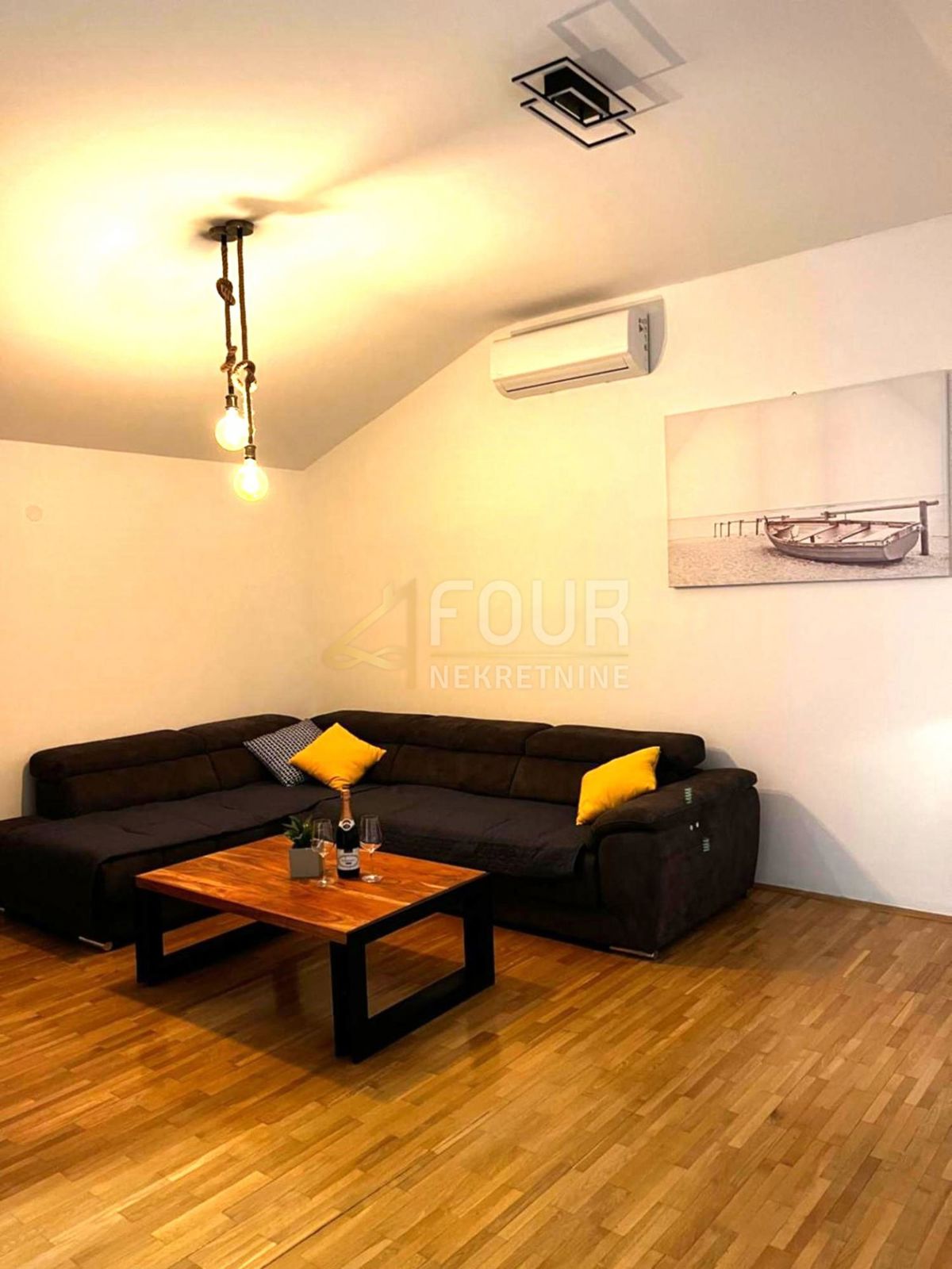 Hiša Malinska, Malinska-Dubašnica, 350m2