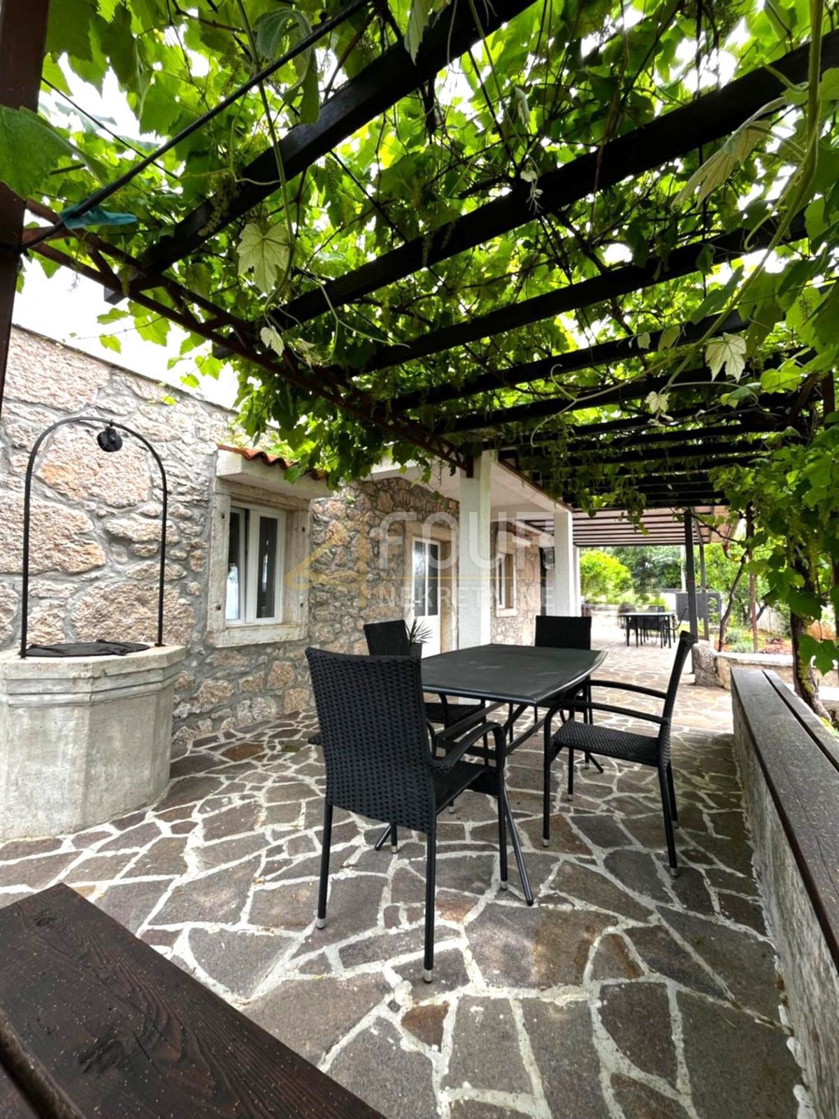 Hiša Malinska, Malinska-Dubašnica, 350m2