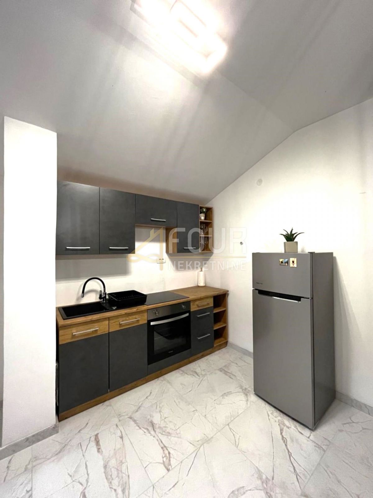 Hiša Malinska, Malinska-Dubašnica, 350m2