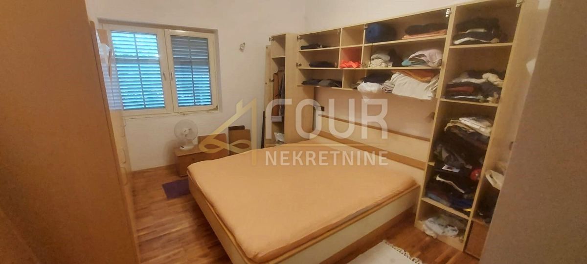 Zadar, Kožino, hiša z dvema stanoma in pogledom na morje