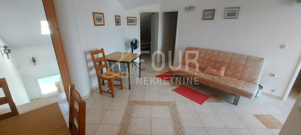 Zadar, Kožino, hiša z dvema stanoma in pogledom na morje