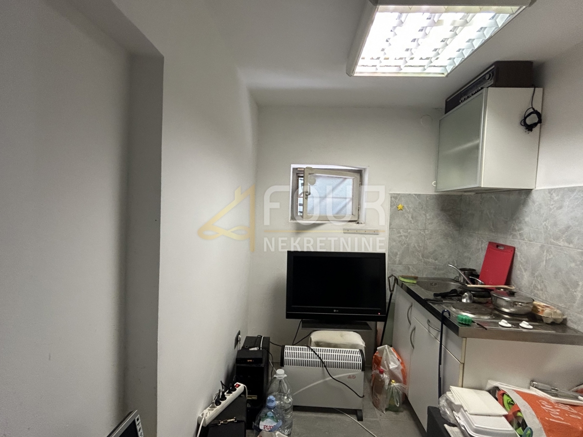 Poslovni prostor Kaštanjer, Pula, 56m2