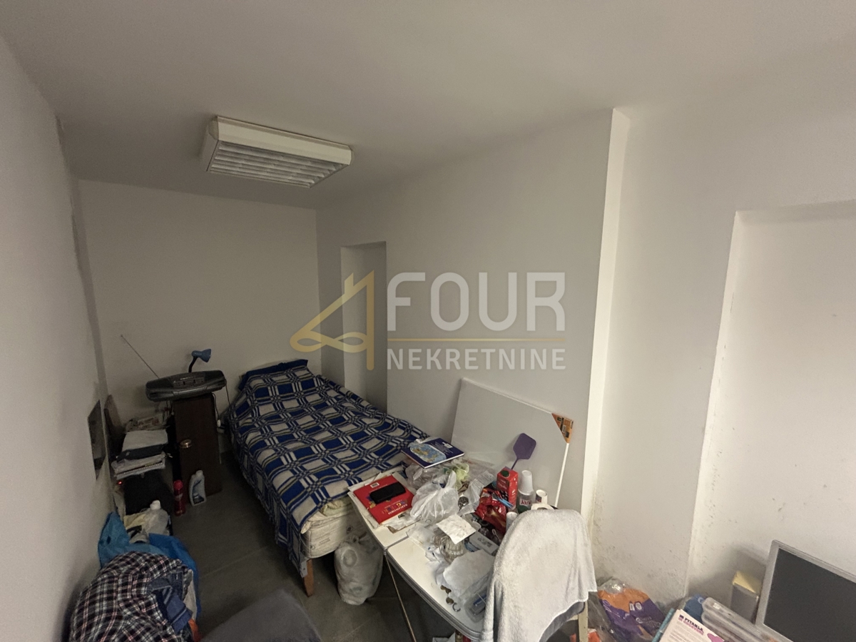 Poslovni prostor Kaštanjer, Pula, 56m2