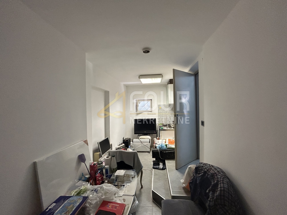 Poslovni prostor Kaštanjer, Pula, 56m2