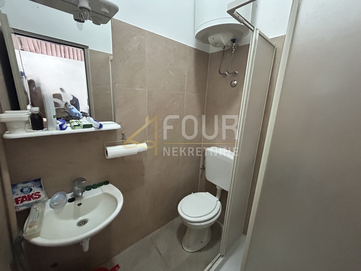 Poslovni prostor Kaštanjer, Pula, 56m2