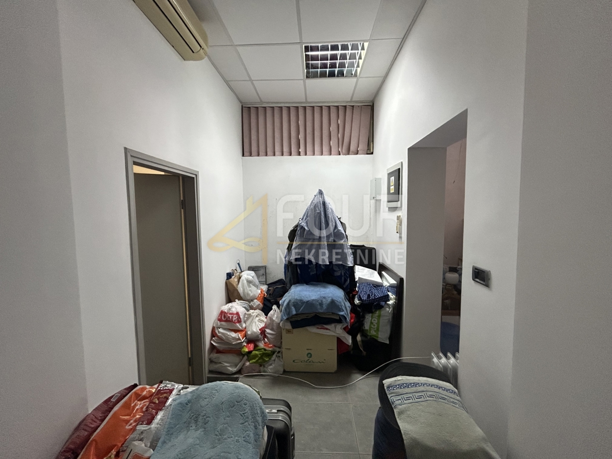 Poslovni prostor Kaštanjer, Pula, 56m2