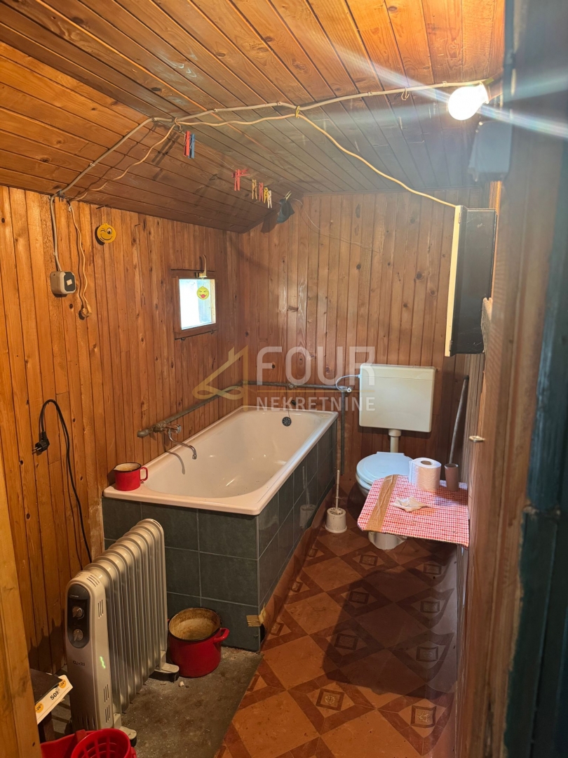 Hiša Tounj, 70m2