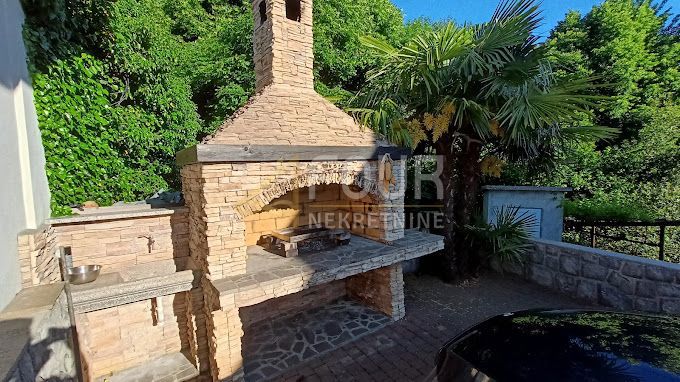 Hiša Bregi, Matulji, 350m2