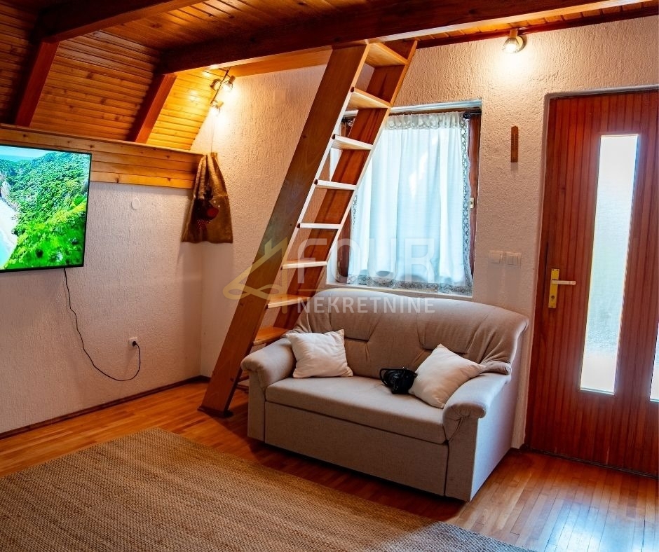 Hiša Belo, Delnice, 130m2