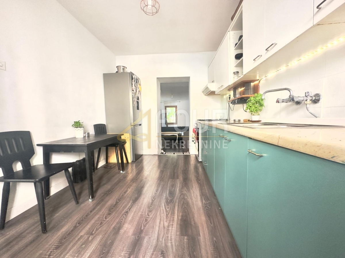 Hiša Centar, Pula, 104m2