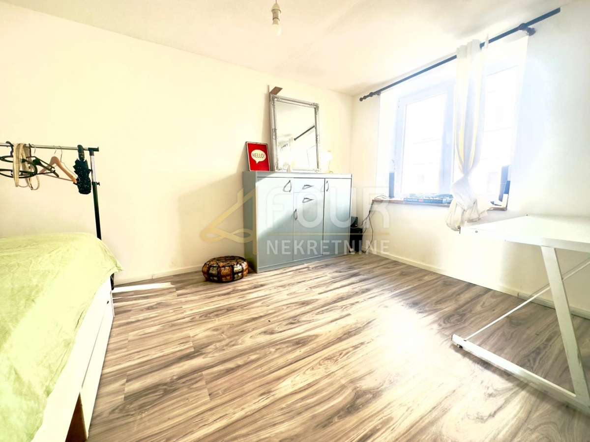 Hiša Centar, Pula, 104m2