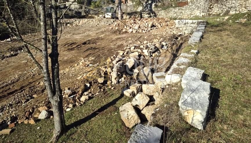 Zemljišče Jurdani, Matulji, 1.560m2