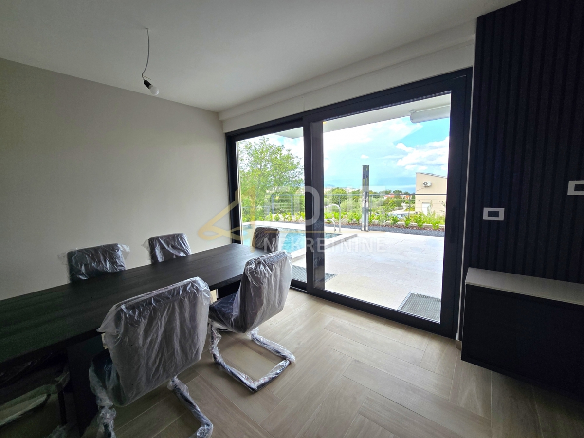 Stanovanje Malinska, Malinska-Dubašnica, 225m2