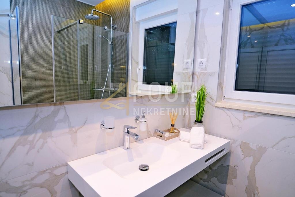 Hiša Opatija - Centar, Opatija, 2.000m2