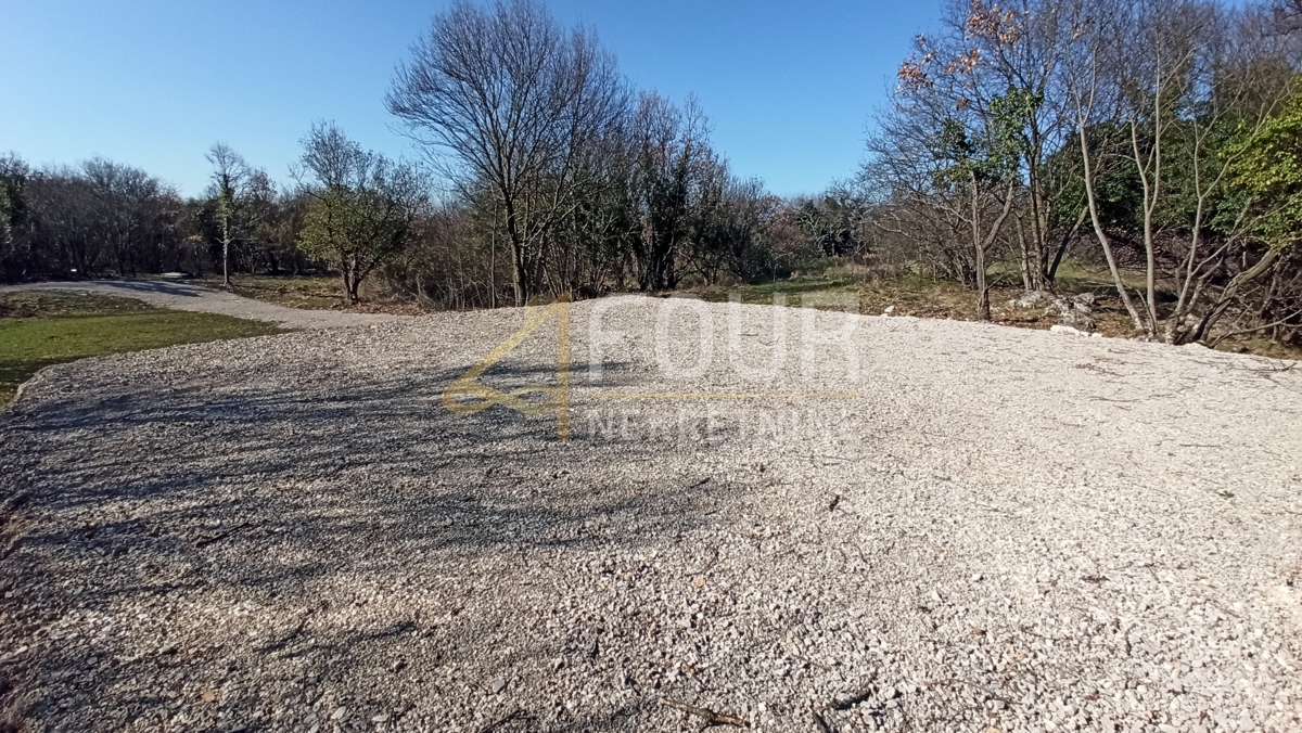 Istra, Roč, zemljišče za gradnjo, 569m2