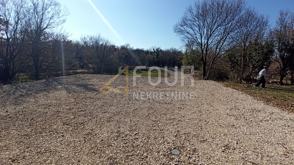 Istra, Roč, zemljišče za gradnjo, 569m2