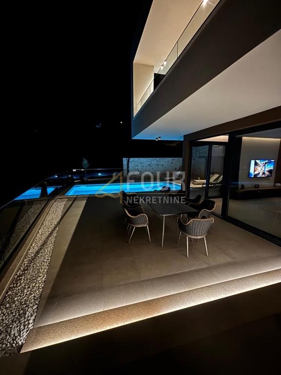 Lovran - okolica, Medveja, samostoječa hiša s bazenom