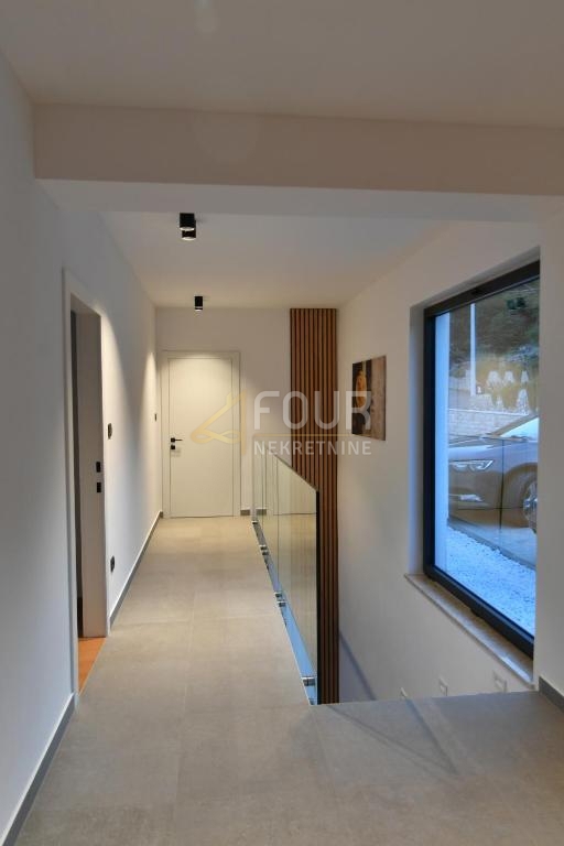 Lovran - okolica, Medveja, samostoječa hiša s bazenom