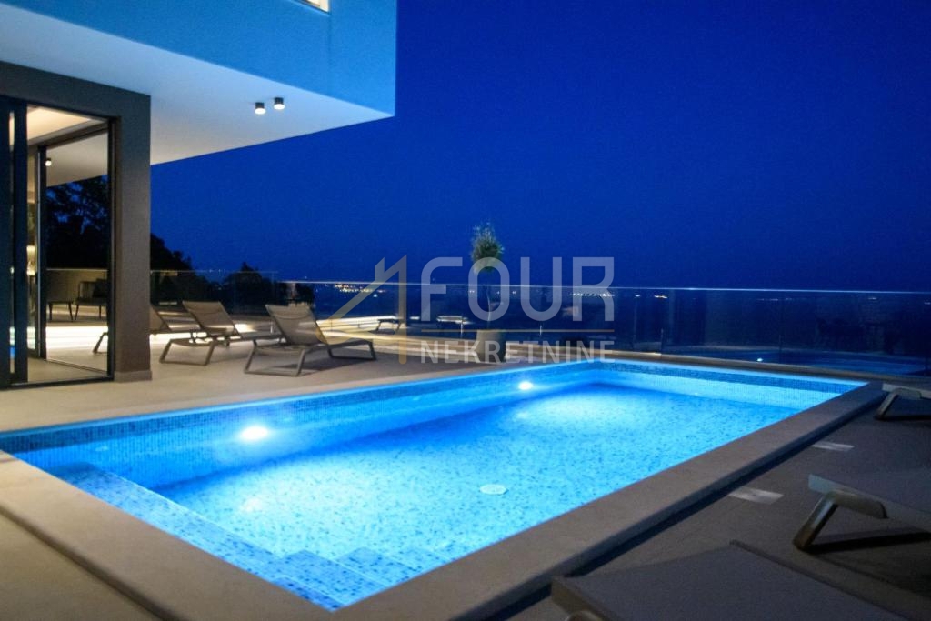 Lovran - okolica, Medveja, samostoječa hiša s bazenom