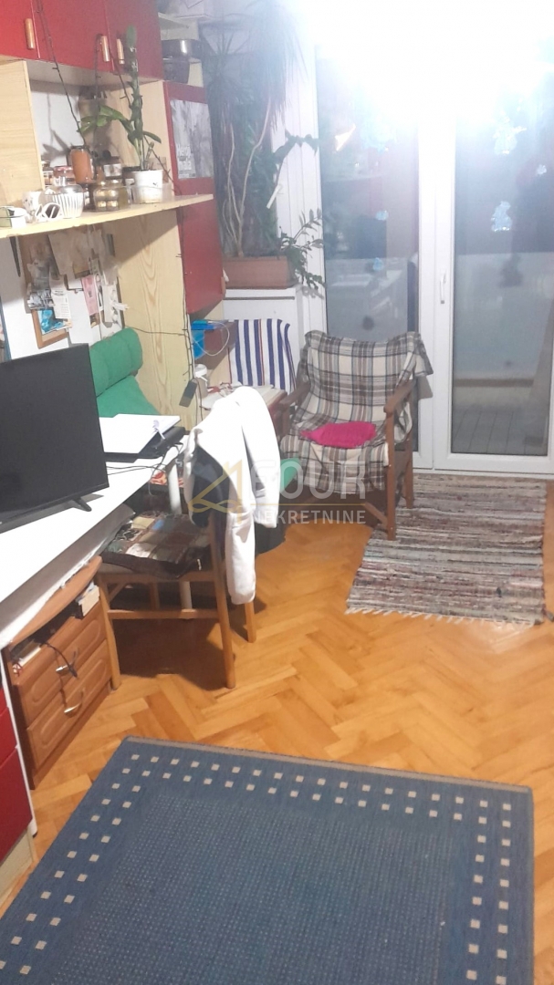 Zagreb, Peščenica - Žitnjak, 2 spalnici, balkon