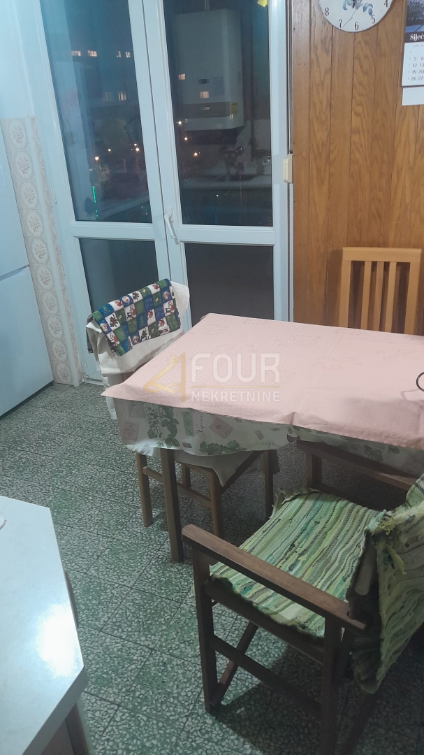 Zagreb, Peščenica - Žitnjak, 2 spalnici, balkon