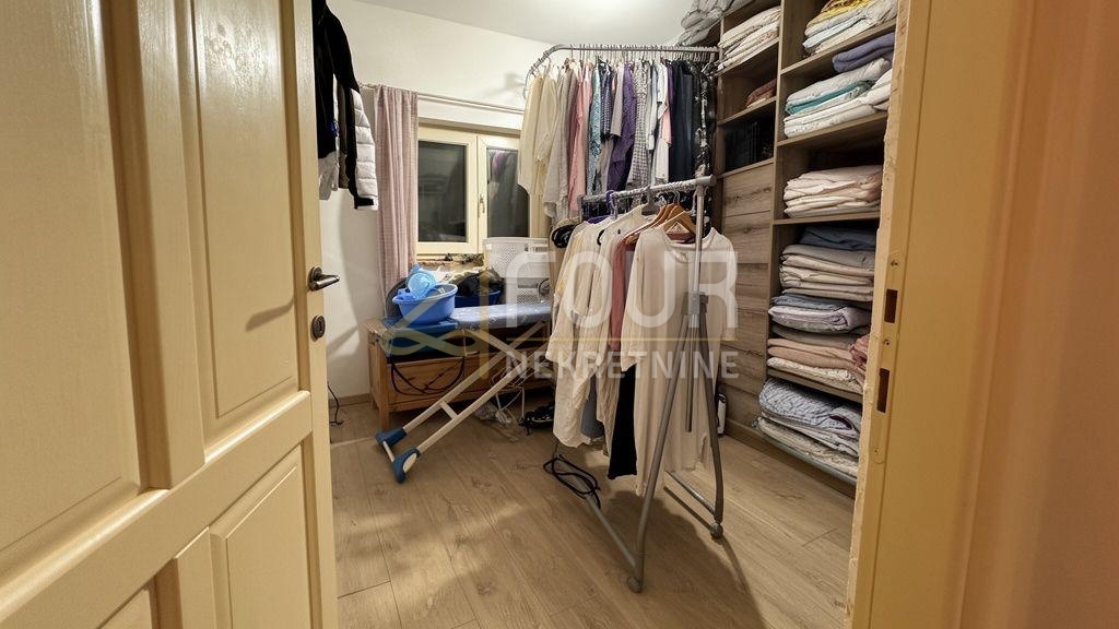 Hiša Ravna Gora, 230m2