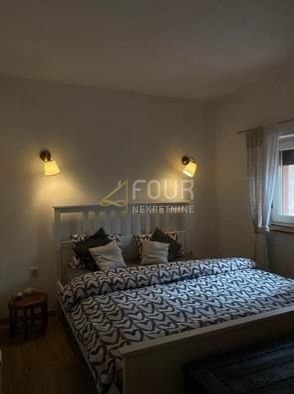 Hiša Ravna Gora, 230m2