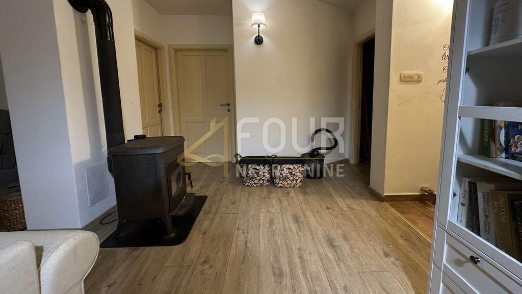 Hiša Ravna Gora, 230m2