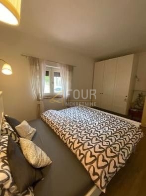 Hiša Ravna Gora, 230m2