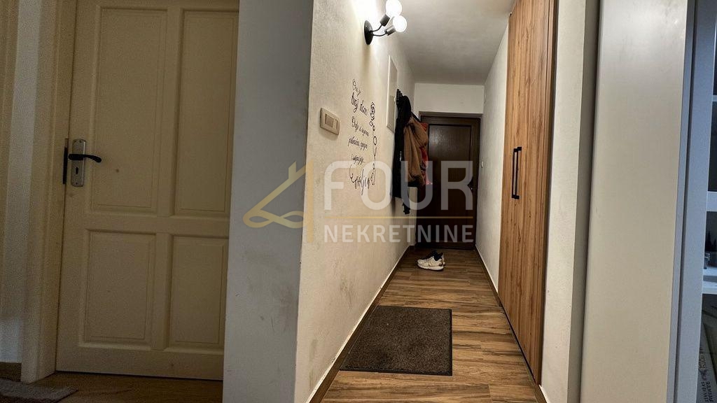 Hiša Ravna Gora, 230m2