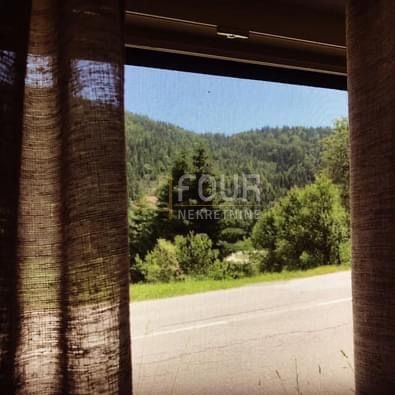 Hiša Ravna Gora, 230m2